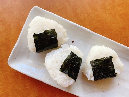 小笠原自然海塩使用　塩むすび